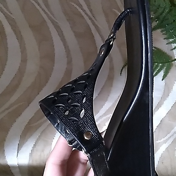 Native Art Signned Mug & Beautiful Black Wedge Sandals - Picture 6 of 9